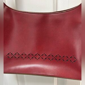 Vintage Mondani NewYork Red Shoulder Bag w/ Open Cutout Design. Structured shape